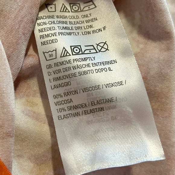 NWT Susan Graver Gold Print Tunic Top- Medium - Picture 8 of 8